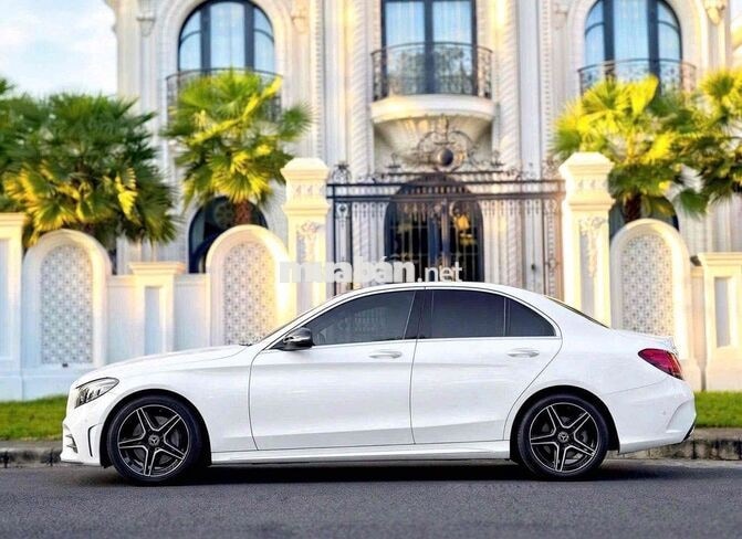 C300 AMG 2020 21.000 km Trắng nt nâu