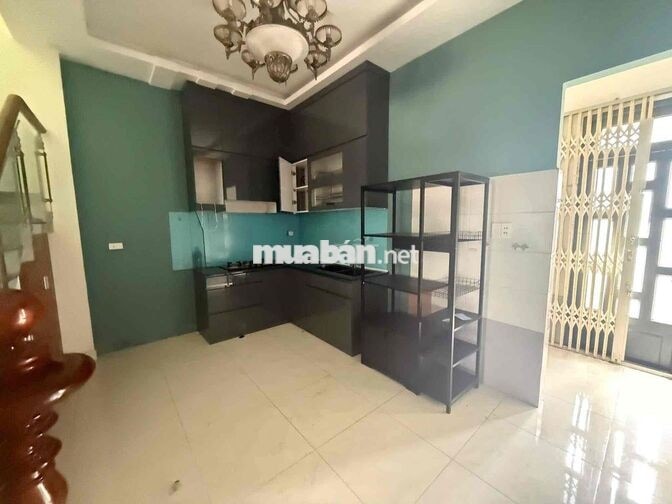 cho thuê nhà 1 trệt 2 lầu gần làng đại học, chợ Đông Hoà