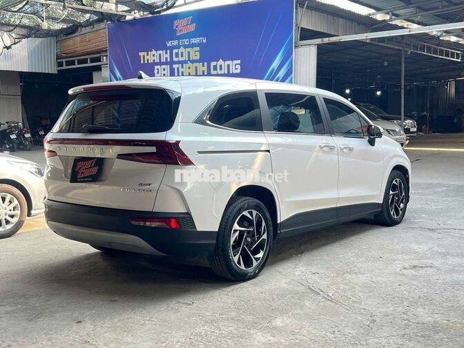 Hyundai Custin 2024 Cao Cấp 2.0T,màu trắng,4v2km