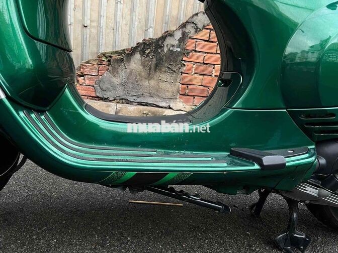 Vespa 125i cổ điển nhập ý