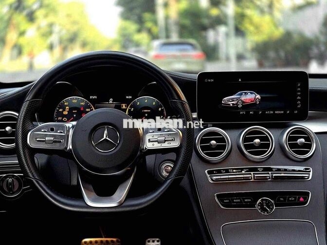C300 AMG 2020 21.000 km Trắng nt nâu