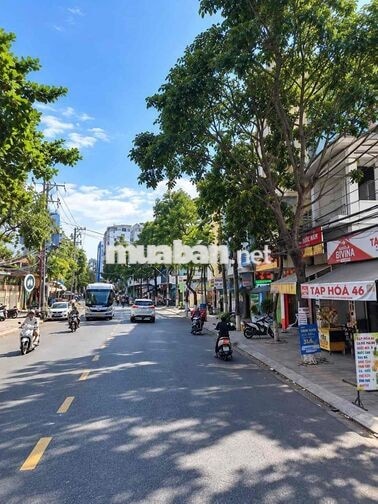 Hàng Hiếm , Mặt tiền đường Hoàng Diệu, Cách Biển 100m .