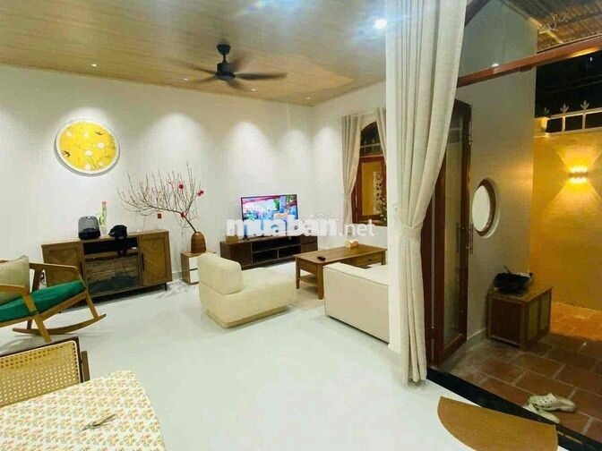 Cho thuê nhà đẹp sân vườn khu Mỹ An, Thoáng mát