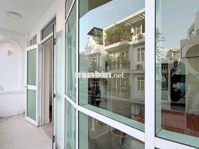 Cho thuê căn hộ 1PN ban công Cư Xá Đô Thành Quận 3