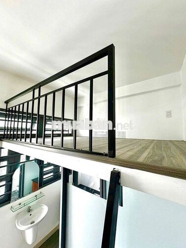 CHDV Duplex ban công ở gần đại học Nguyễn Tất Thành Q4
