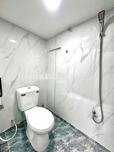 CHDV Duplex ban công ở gần đại học Nguyễn Tất Thành Q4