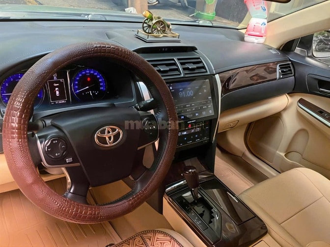Gia đình bán xe Toyota Camry bản 2.0E đời 2016