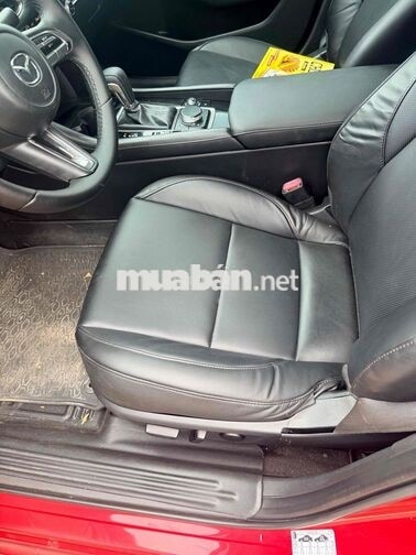 Mazda 3 5 chỗ Xăng Tự động màu Đỏ