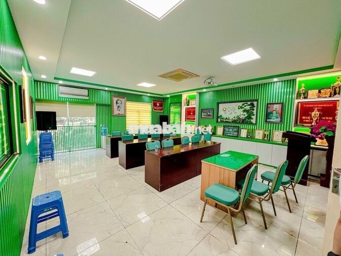 Nhà Mặt Phố Phùng Chí Kiên. Cầu Giấy. Lô Góc.. DT 106m2. Giá 56.5 Tỷ