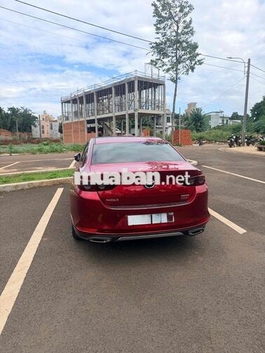 Mazda 3 5 chỗ Xăng Tự động màu Đỏ