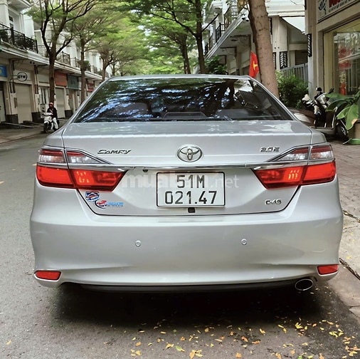 Gia đình bán xe Toyota Camry bản 2.0E đời 2016