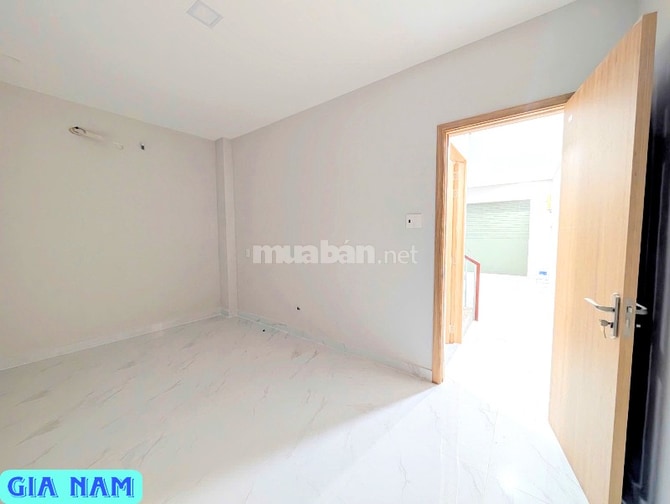BÁN NHÀ MẶT TIỀN KINH DOANH : 23A NGUYỄN CHÍ THANH - P. 9 - Q. 5 - HCM