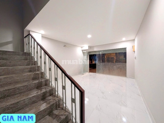 BÁN NHÀ MẶT TIỀN KINH DOANH : 23A NGUYỄN CHÍ THANH - P. 9 - Q. 5 - HCM