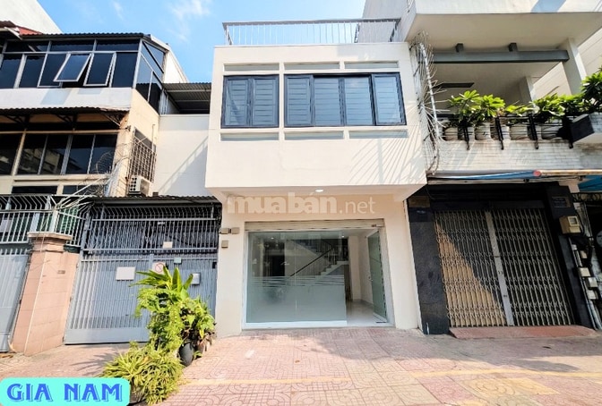 BÁN NHÀ MẶT TIỀN KINH DOANH : 23A NGUYỄN CHÍ THANH - P. 9 - Q. 5 - HCM