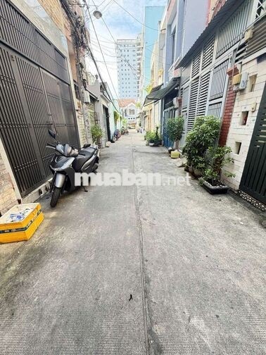 Nguyễn Sơn. Tân Phú ( 2pn, 2wc) hẻm xe hơi. Dtsd 96m2