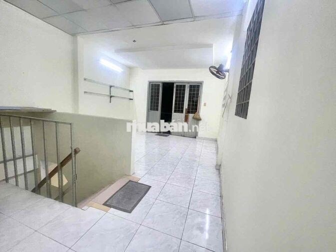 NHÀ NGUYÊN CĂN 2 TẦNG NGAY SÀI GÒN CHỈ 8TR PHÙ HỢP GIA ĐÌNH, NHÓM BẠN