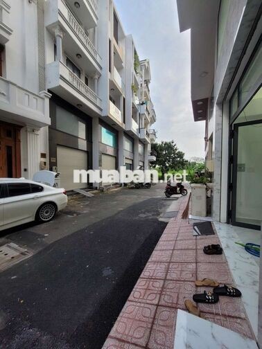 🏡 CHO THUÊ NHÀ 3 LẦU + LỬNG – HOÀNG QUỐC VIỆT, Q7
