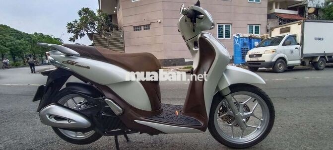 Honda SH Mode màu Trắng Nâu