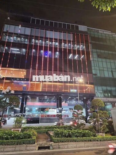 Cho thuê Siêu phẩm tòa nhà mặt tiền đường Phan Xích Long, Phú Nhuận