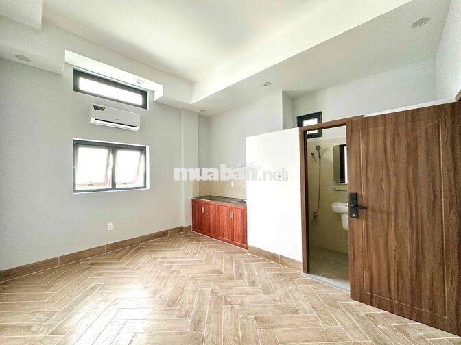Phòng rộng có cửa sổ trời, máy lạnh ngay Phạm Văn Đồng,gigamall