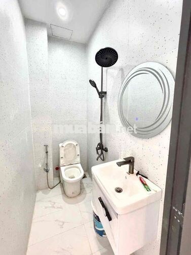 1 ty 700, nhà đẹp vào ở liền đường trước nhà 3 m thông thoáng