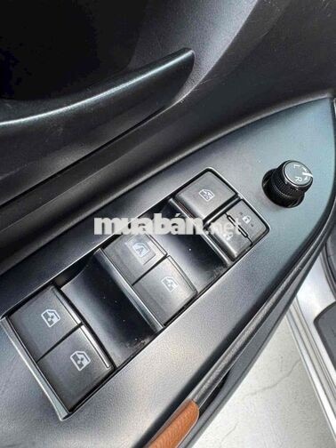 Toyota Innova 2017 2.0E 89.000km Bạc