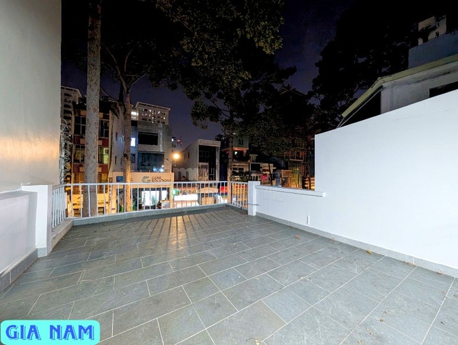 BÁN NHÀ MẶT TIỀN KINH DOANH : 23A NGUYỄN CHÍ THANH - P. 9 - Q. 5 - HCM