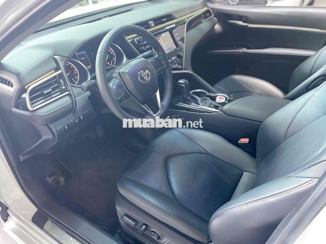 Toyota Camry 2021 - Lướt 15.000 Km - Full đồ chơi