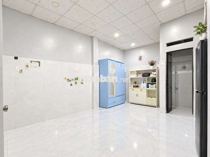 Hẻm xe hơi ngay Nguyễn Đình Chiểu - 3 phòng ngủ - 3 tầng có sân thượng