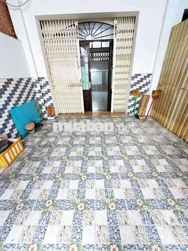 Thạch Lam. Tân Phú gần Lũy Bán Bích (3pn, 2wc). Hẻm xe hơi.Dtsd 240m2