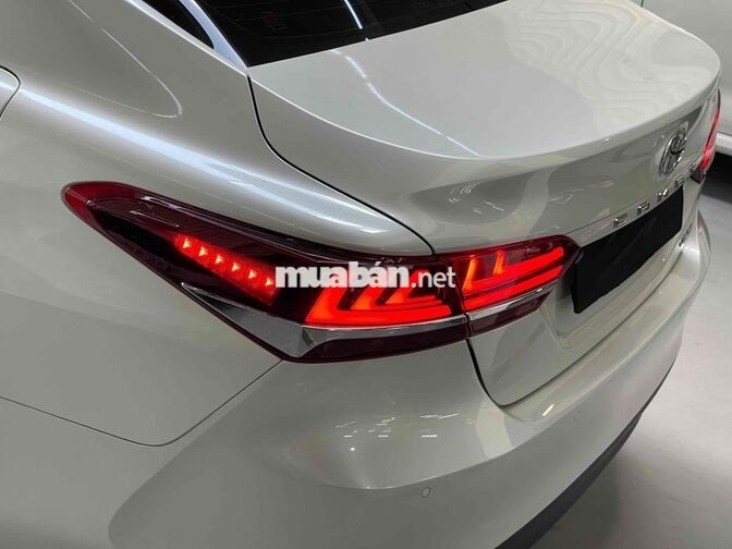 Toyota Camry 2021 - Lướt 15.000 Km - Full đồ chơi