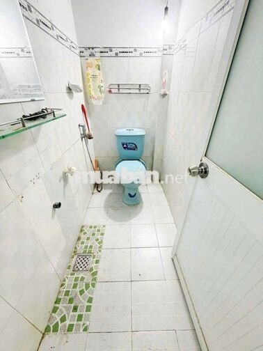 Thạch Lam. Tân Phú gần Lũy Bán Bích (3pn, 2wc). Hẻm xe hơi.Dtsd 240m2