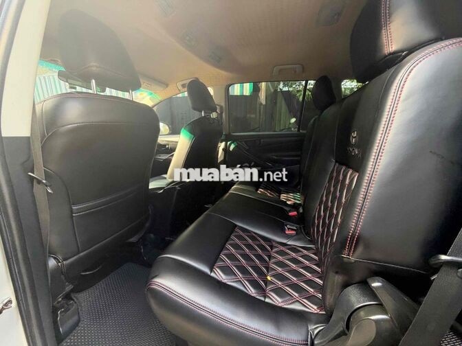 Toyota Innova 2016 2.0E Bạc