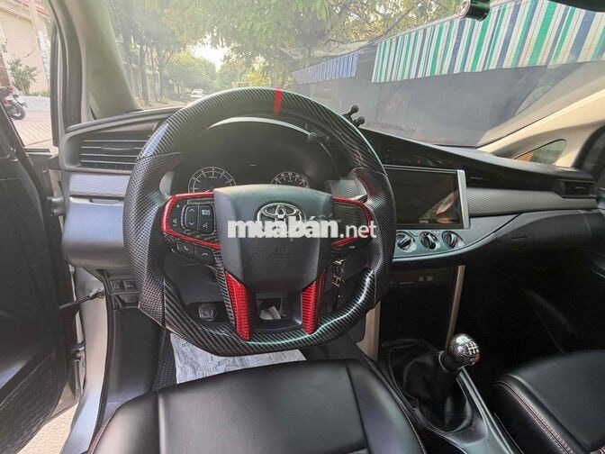 Toyota Innova 2016 2.0E Bạc