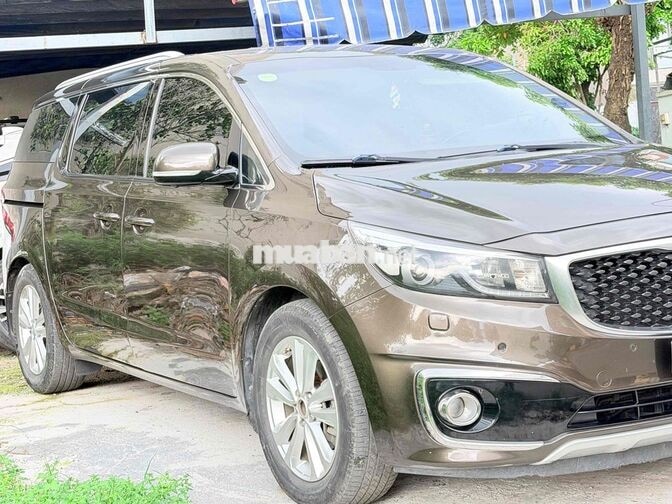 Kia Sedona 7 chỗ Tự động 101905 km Nâu
