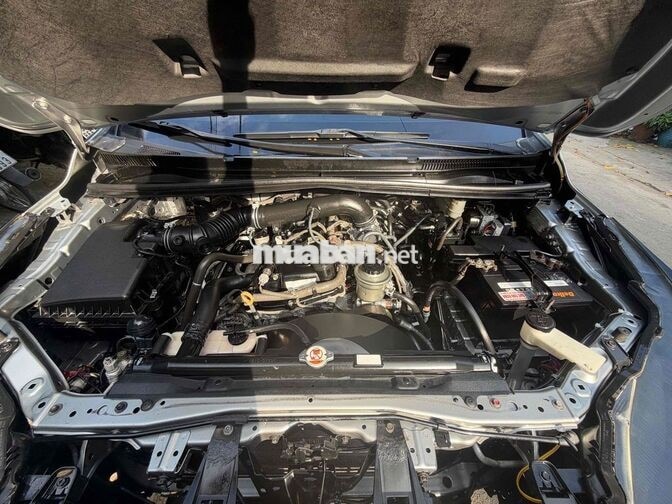Toyota Innova 2016 2.0E Bạc