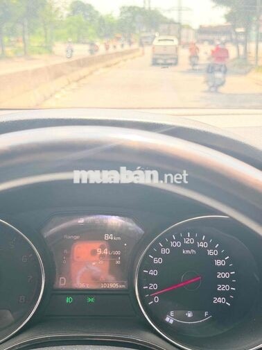 Kia Sedona 7 chỗ Tự động 101905 km Nâu