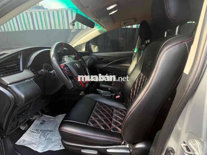Toyota Innova 2016 2.0E Bạc