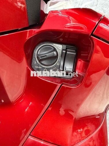 HONDA SH300I 2017 NHẬP Ý MÀU ĐỎ