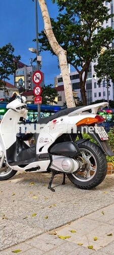 Honda SH @ 150 Ý màu trắng