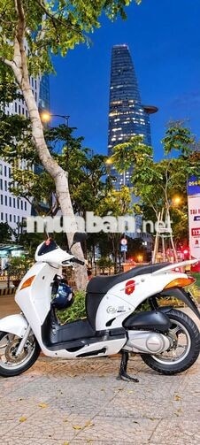 Honda SH @ 150 Ý màu trắng