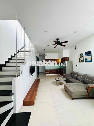 Nhà đẹp mới 3 tầng Bùi Trang Chước- Hoà Xuân 17tr đủ nội thất