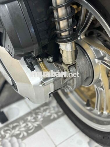 SH 150 đời 2022 màu trắng đen 43K1-569.58
