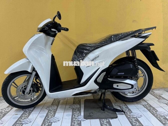 SH 150 đời 2022 màu trắng đen 43K1-569.58