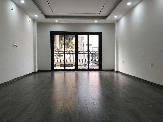 Nhà phân lô 92m x 6T, thang máy, oto vao nhà KD tốt,khu Đền lừ,24 tỷ