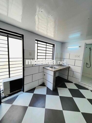 Siêu Phẩm duplex thang máy cửa sổ trời nội thất có bản ngay bến xe Q8