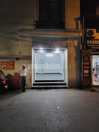cho thuê mật bằng tầng 1 khoảng 20m2 tại 164 vương thừa vũ, gần trường