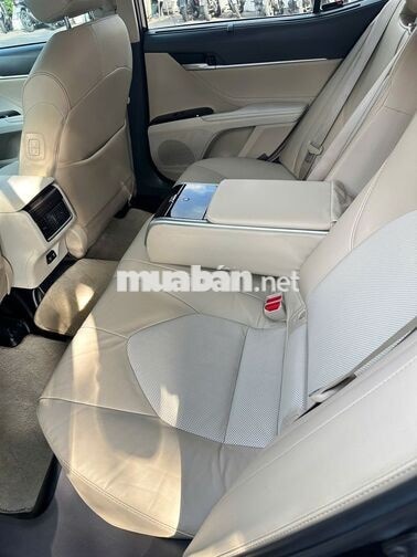 Toyota Camry 2020 2.5Q, giá thương lượng