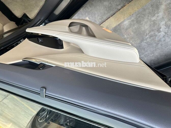 Toyota Camry 2020 2.5Q, giá thương lượng