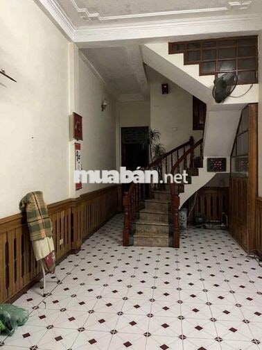 Cho thuê nhà Nguyễn Văn Cừ - Bồ Đề - 60m - 4 PN, ô tô đỗ. Giá 7tr
